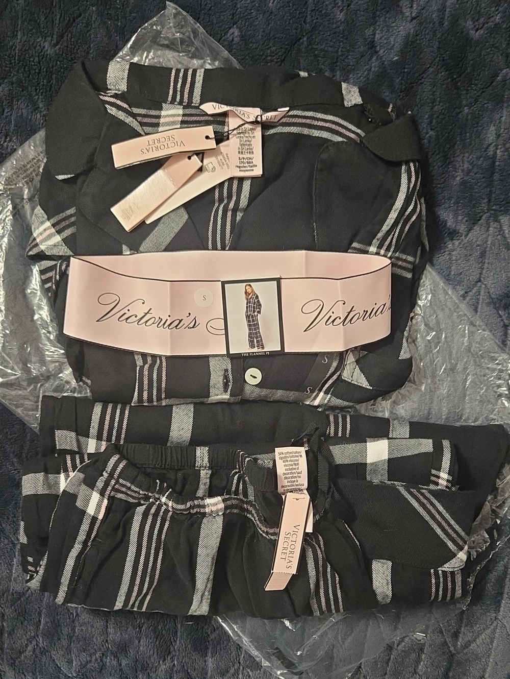 S Regular NWT Victoria's Secret Black, White, Pink Plaid Pajama Set Womens
